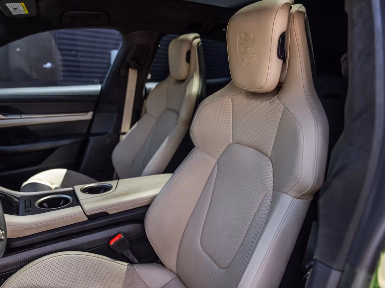 2023 Porsche Taycan 36