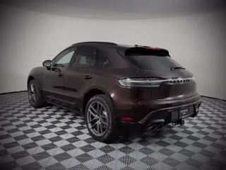 2025 Porsche Macan T - Photo 17