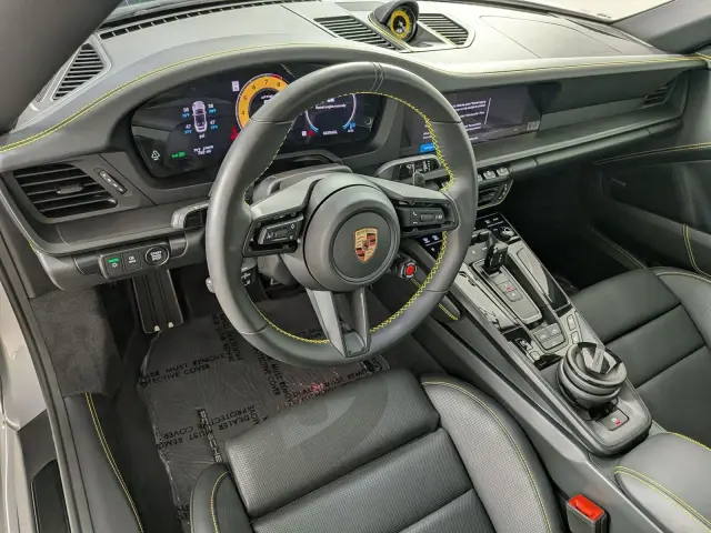 2026 Porsche 911 GTS - Photo 30
