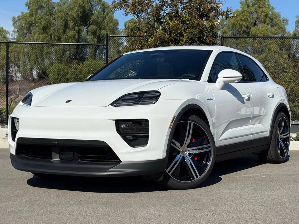 2025 Porsche Macan S
