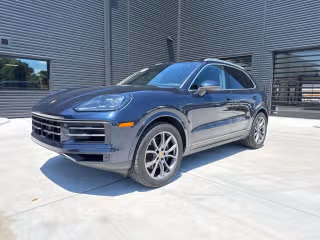 2024 Porsche Cayenne -'s photo