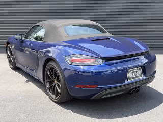 2024 Porsche 718 17