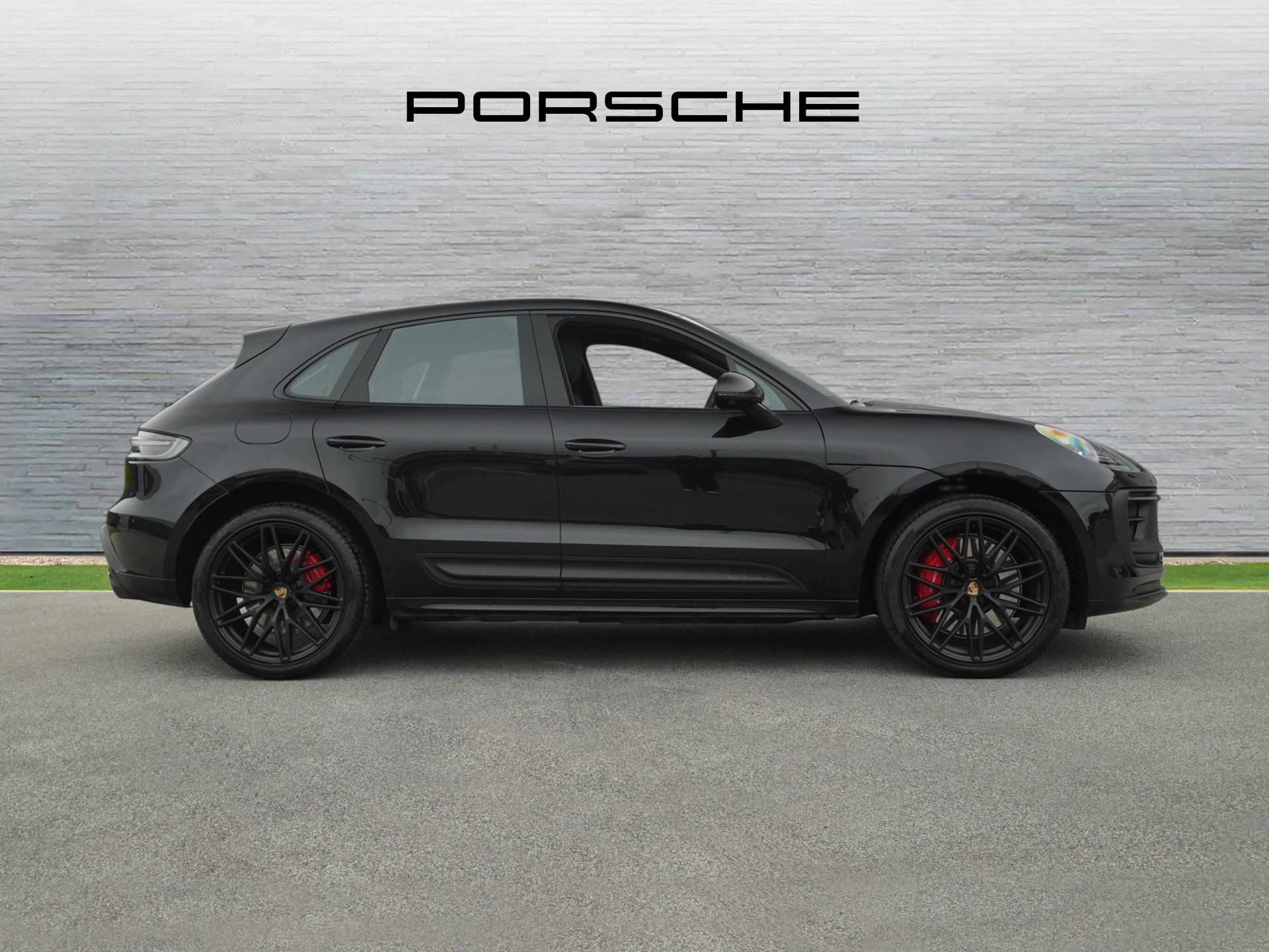 Macan GTS, photo 2 of 56
