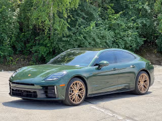 2024 Porsche Panamera 4's photo