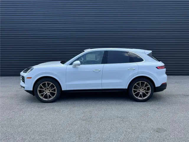 2025 Porsche Cayenne S - Photo 14