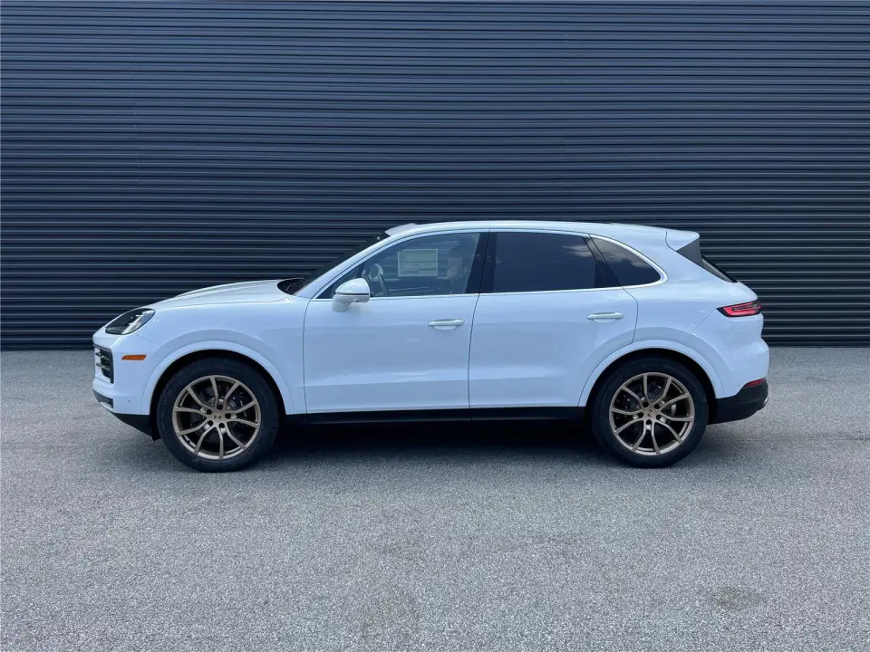2025 Porsche Cayenne S - Photo 15