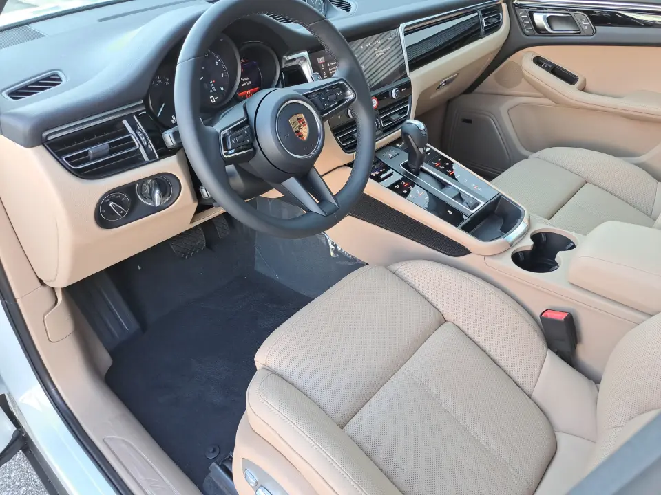 2026 Porsche Macan Base - Photo 31