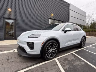 2025 Porsche Macan