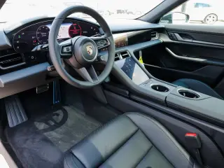 2025 Porsche Taycan Base - Photo 29