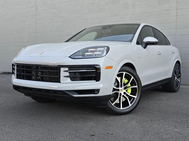 2026 Porsche Cayenne Coup E-Hybrid - Photo 6