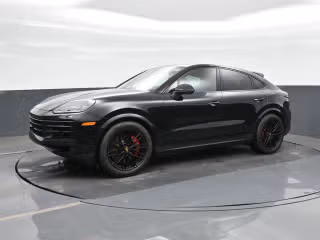 2024 Porsche Cayenne S's photo