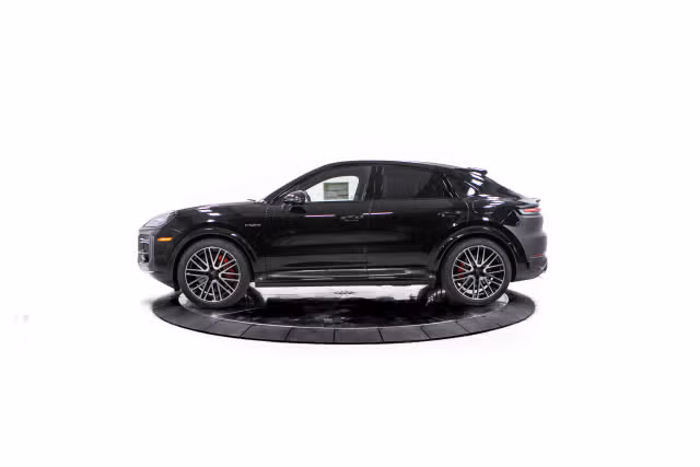 2026 Porsche Cayenne Coup Turbo E-Hybrid - Photo 10