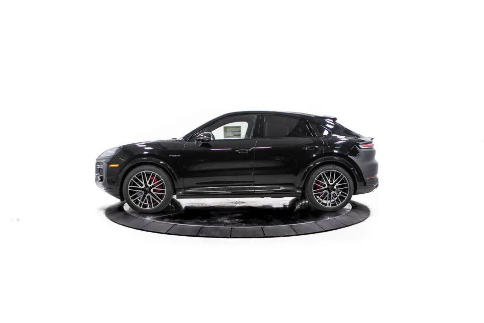 2026 Porsche Cayenne Coup Turbo E-Hybrid - Photo 15