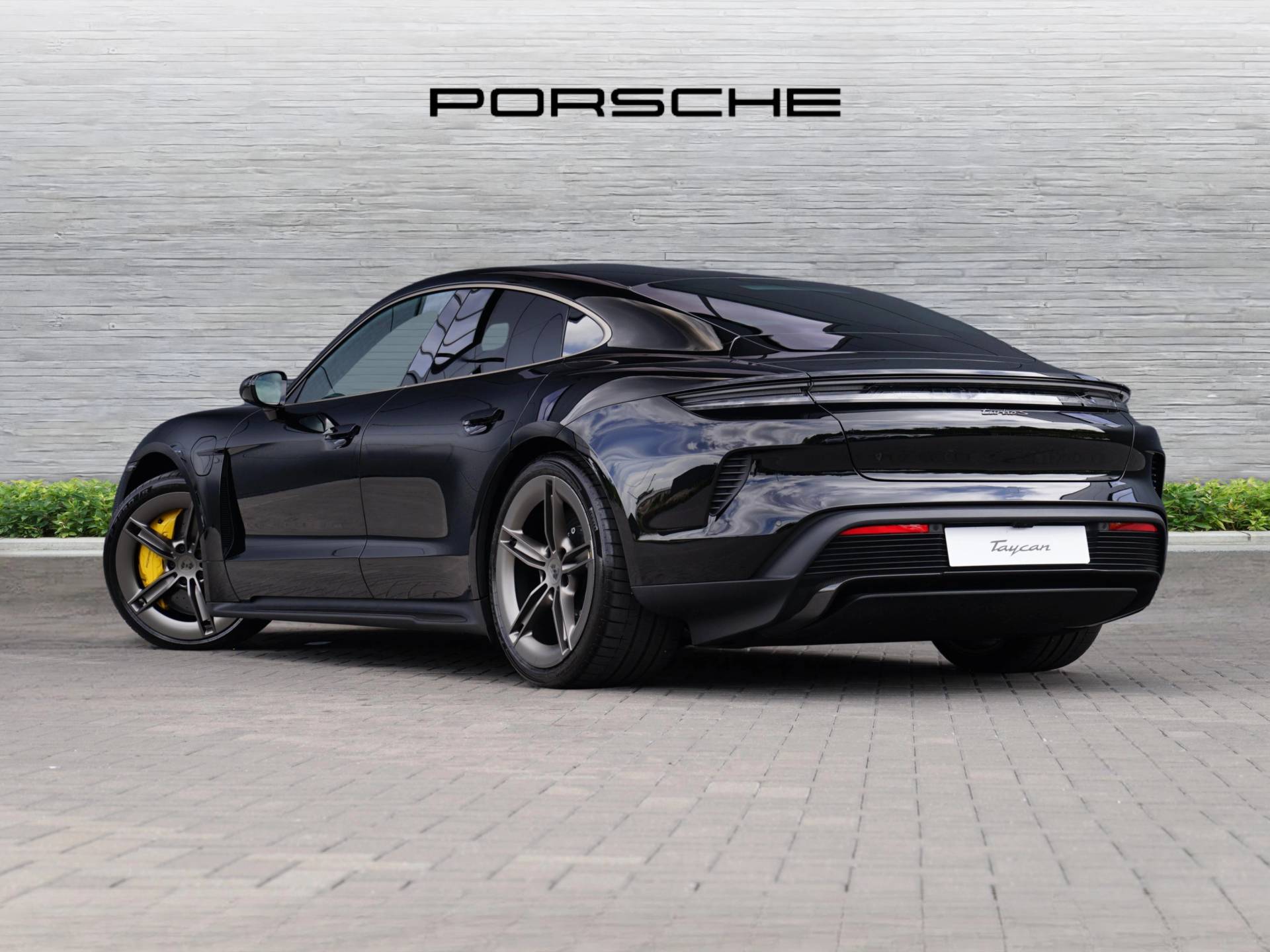 Taycan Turbo S, photo 2 of 66