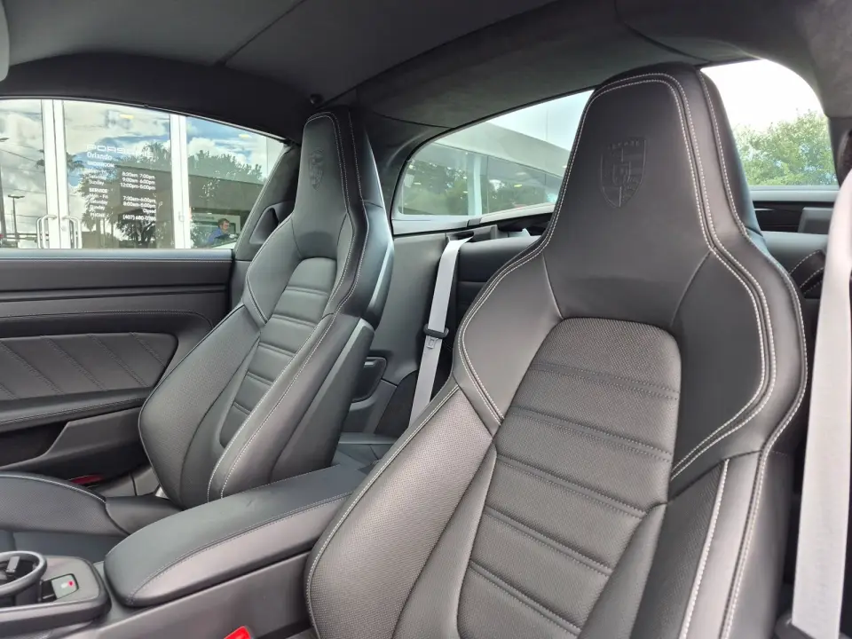 2025 Porsche 911 GTS - Photo 39