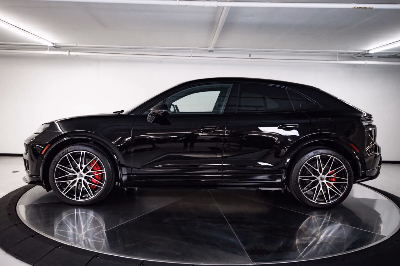 2024 Porsche Macan Turbo, photo 12