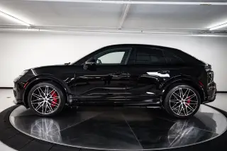 2024 Porsche Macan Turbo, photo 13
