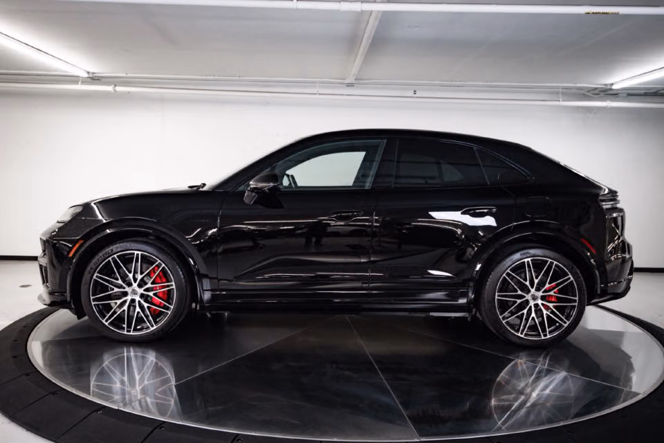 2024 Porsche Macan Turbo, photo 11