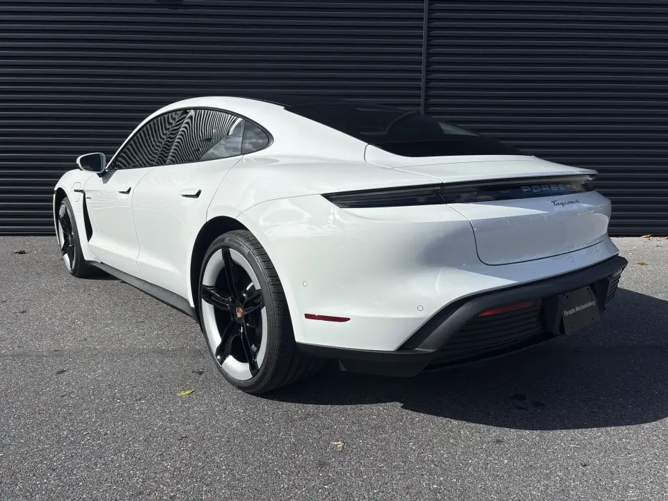 2026 Porsche Taycan Base - Photo 23