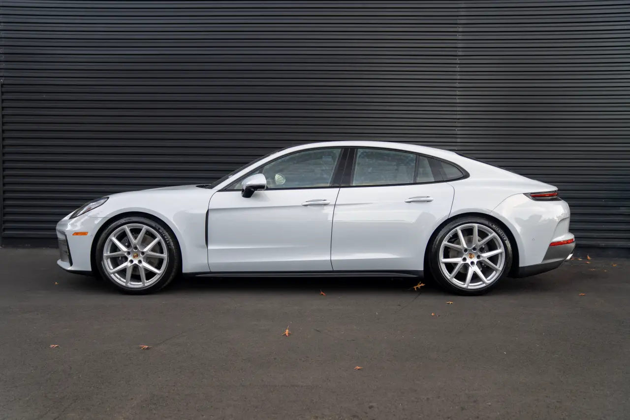 2026 Porsche Panamera Base - Photo 16