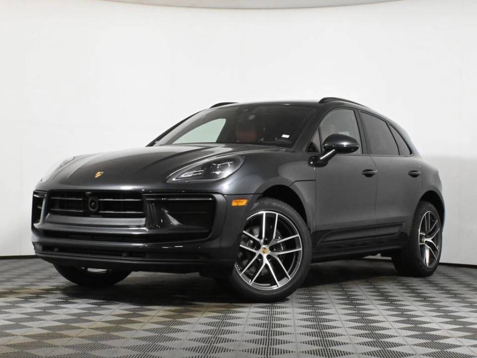 2026 Porsche Macan Base