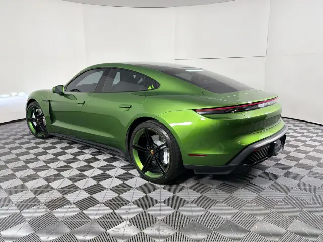 2023 Porsche Taycan 22