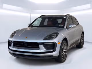 2025 Porsche Macan's photo
