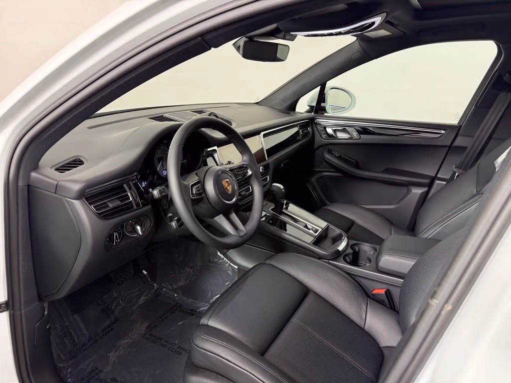 2026 Porsche Macan S - Photo 28