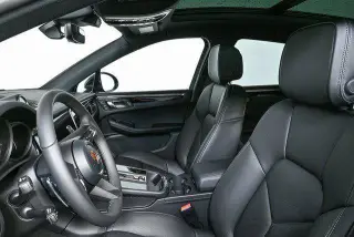 2026 Porsche Macan T - Photo 37