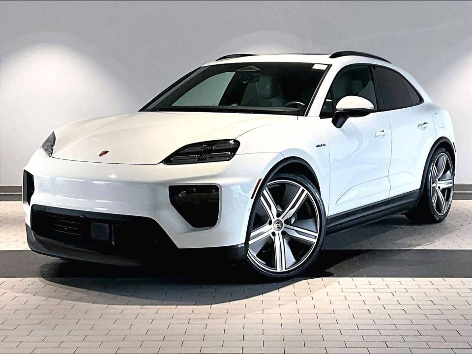 2025 Porsche Macan Base