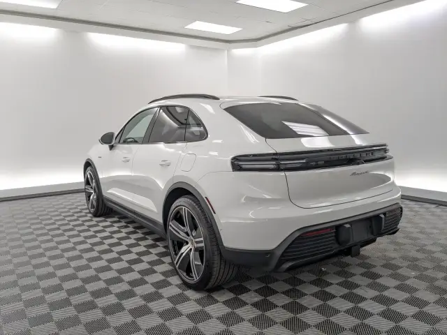 2025 Porsche Macan Base - Photo 22