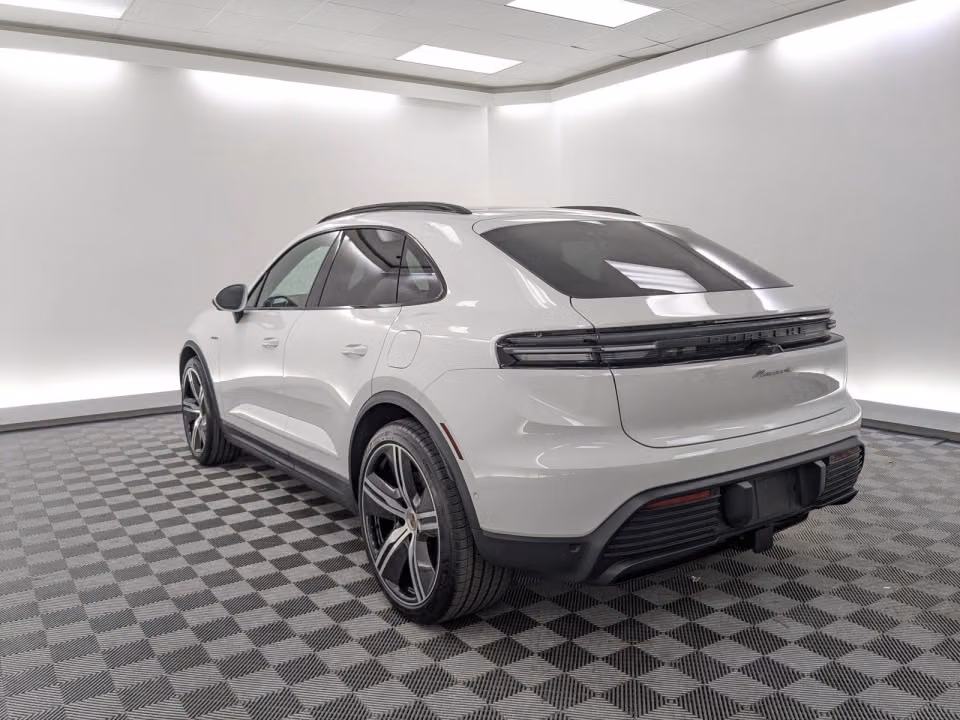 2025 Porsche Macan Base - Photo 19