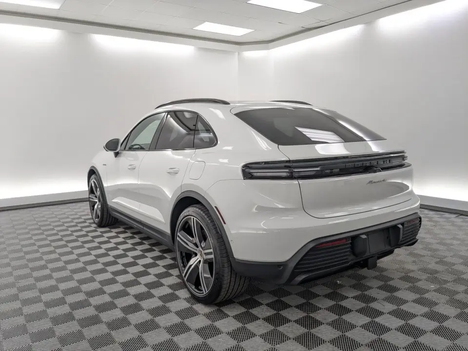 2025 Porsche Macan Base - Photo 23