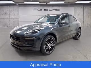 2023 Porsche Macan T's photo