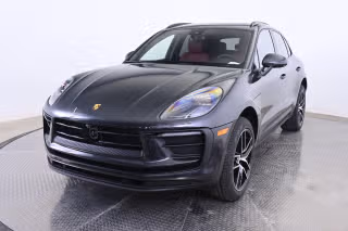 2026 Porsche Macan -'s photo