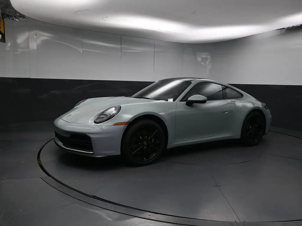 2025 Porsche 911 - Photo 32
