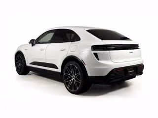 2025 Porsche Macan Turbo Electric - Photo 17
