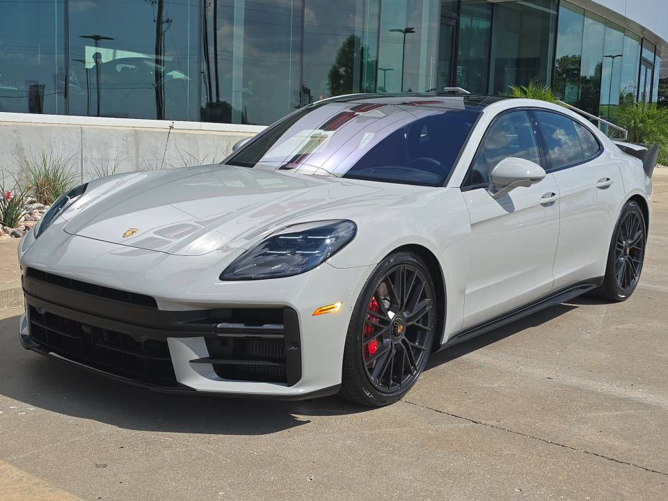 2026 Porsche Panamera