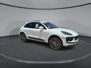 2023 Porsche Macan T - Photo 13