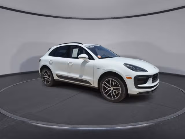 2023 Porsche Macan T - Photo 10