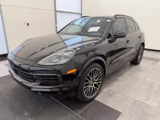 2023 Porsche Cayenne S's photo