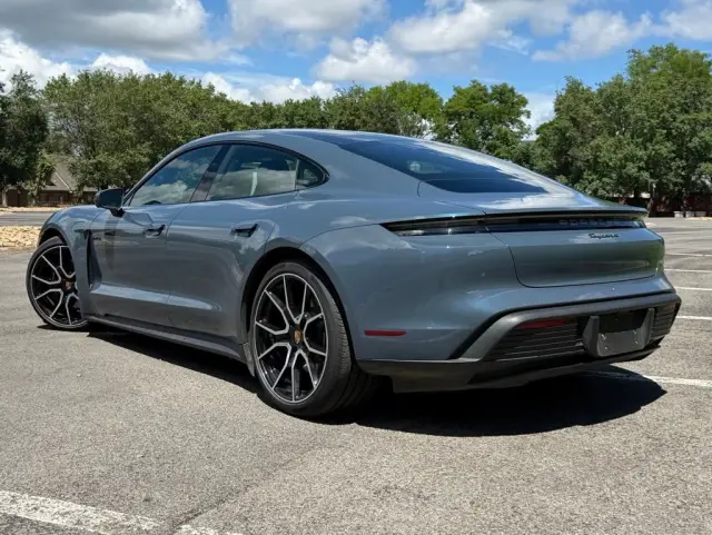 2025 Porsche Taycan Base - Photo 22