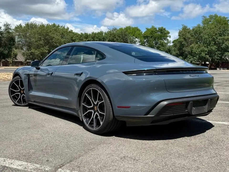 2025 Porsche Taycan Base - Photo 23