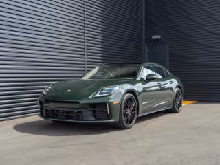2025 Porsche Panamera 4's photo