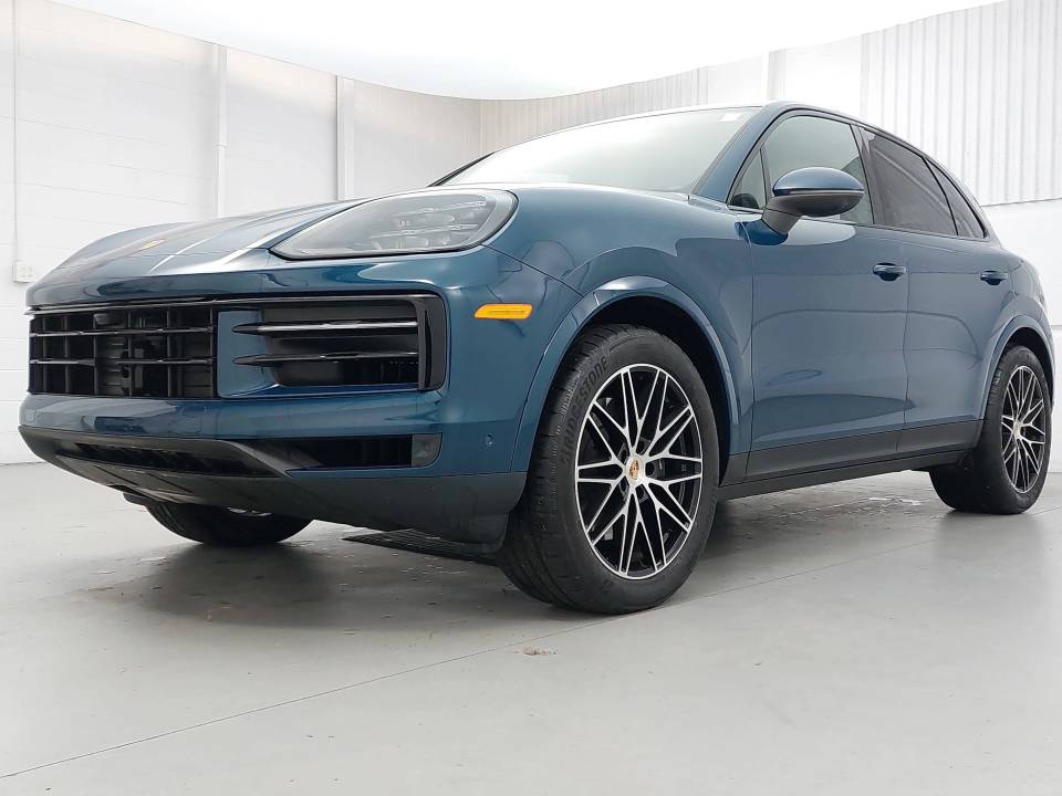 2025 Porsche Cayenne Base