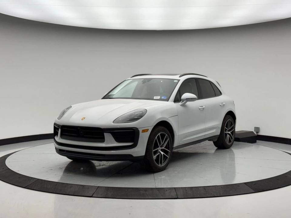 2025 Porsche Macan Base