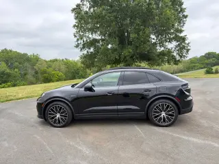 2026 Porsche Macan Base - Photo 13