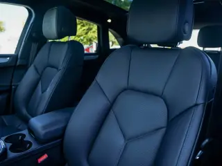 2026 Porsche Macan T - Photo 37