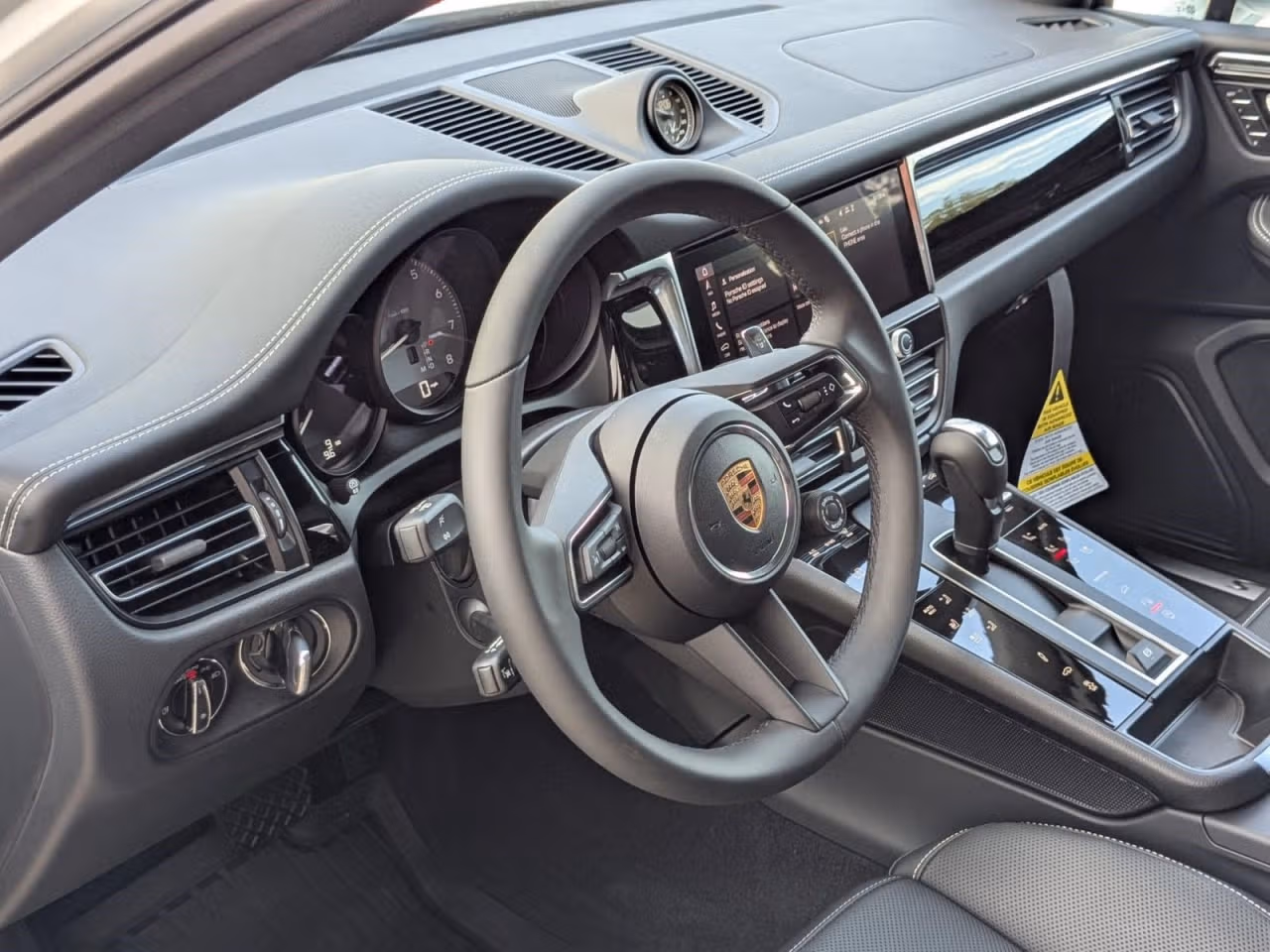 2026 Porsche Macan S - Photo 28