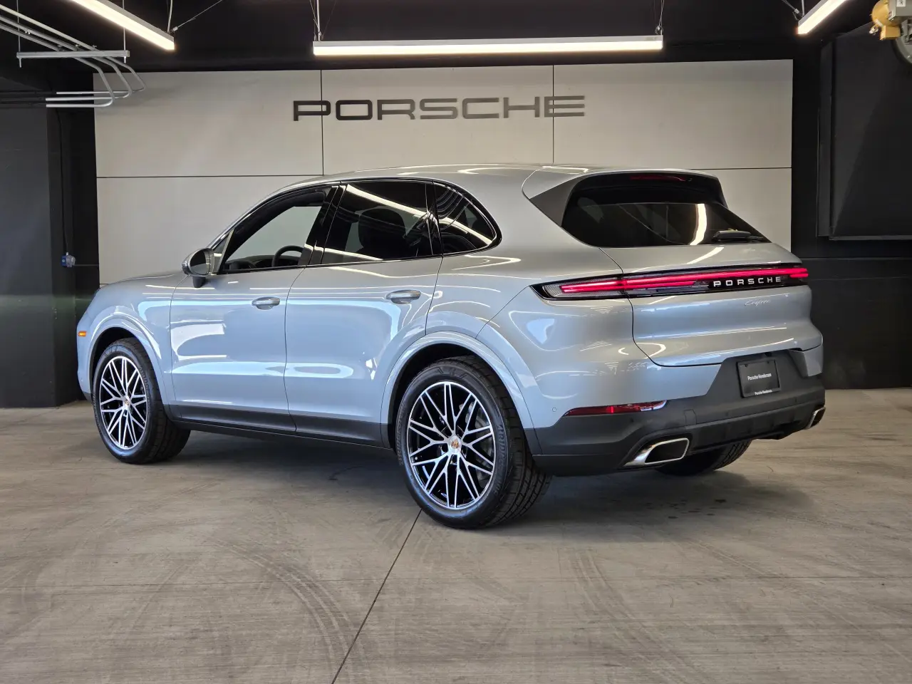 2026 Porsche Cayenne Base - Photo 24